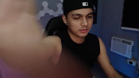 Snapshot of justagamerxxx chatting on October 23, 5:38 pm Rhys online show from October 23, 5:38 pm