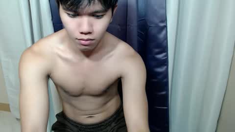 justin_urcuttieguy online show from February 13, 7:41 pm