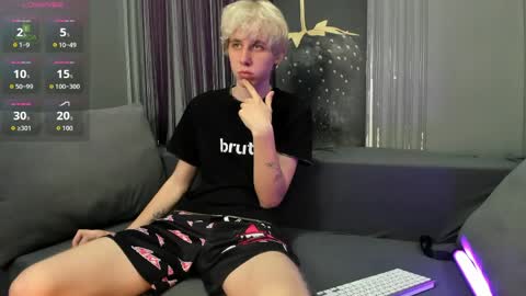 justTEEN online show from May 12, 10:34 am