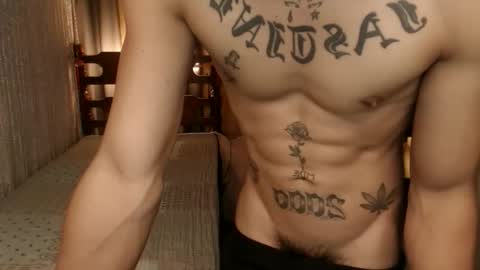 justine_hunk online show from March 31, 5:31 am