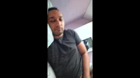 justingodla20 online show from October 30, 7:10 am