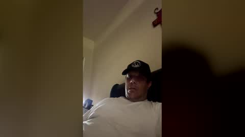 justinjohnson524 online show from April 19, 10:34 pm