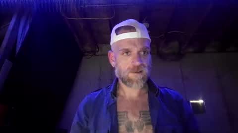 justinmoore1987 online show from December 5, 7:54 pm