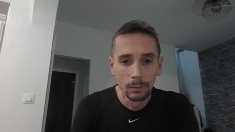 justme2030 online show from December 30, 9:48 am