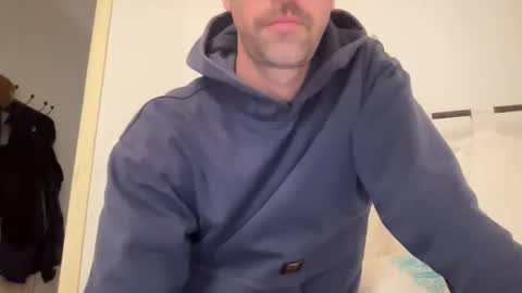 justmeandyou00 online show from December 5, 11:06 am