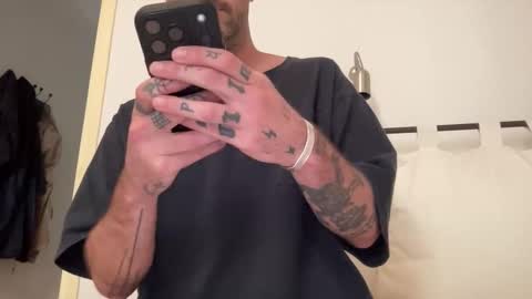 justmeandyou00 online show from November 7, 9:56 am