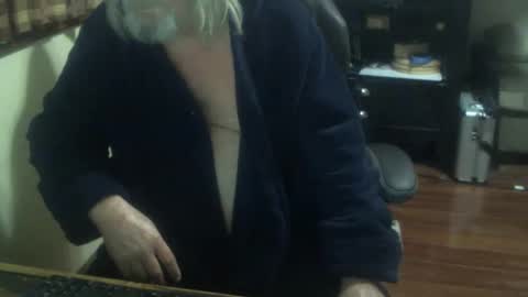 justmeohio online show from January 18, 6:37 am