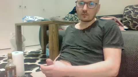 justnotsobig online show from April 16, 10:12 pm