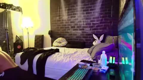 Eetantungfuk Mias online show from December 12, 6:57 am