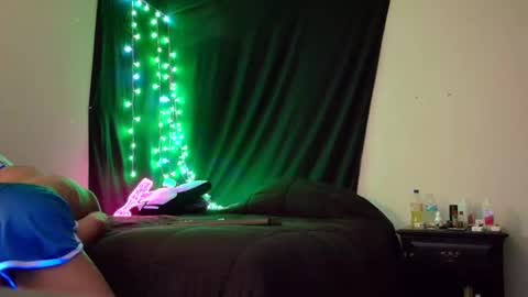 Eetantungfuk Mias online show from February 3, 6:07 pm