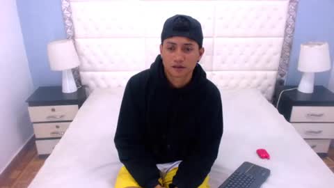 jUSY online show from February 15, 7:28 pm