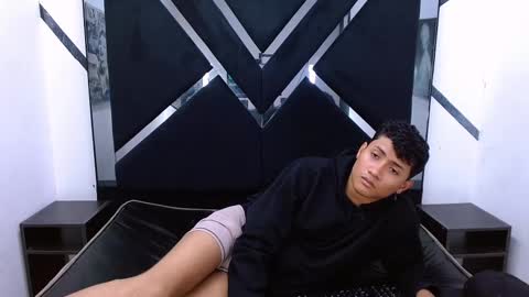 jUSY online show from February 11, 8:42 pm