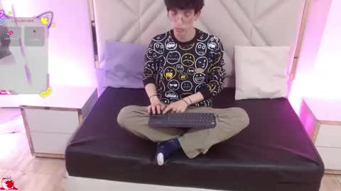 kai_tay1 online show from March 6, 7:44 pm