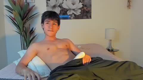 Snapshot of kaneky_07 chatting on September 19, 1:28 am dowglas online show from September 19, 1:28 am