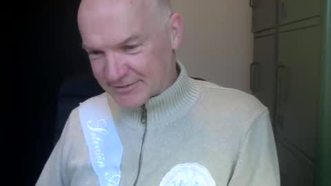 Robbie online show from April 14, 5:07 am