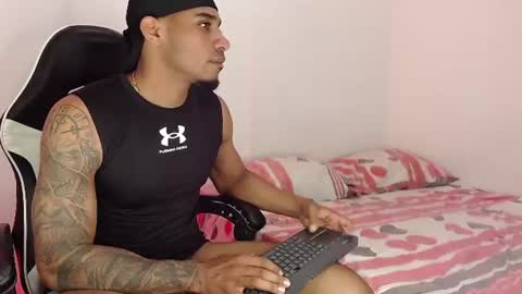 karl_jensennxx online show from July 6, 3:14 am