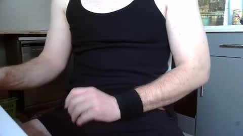 Snapshot of karlodi chatting on February 9, 8:44 am Kev online show from February 9, 8:44 am