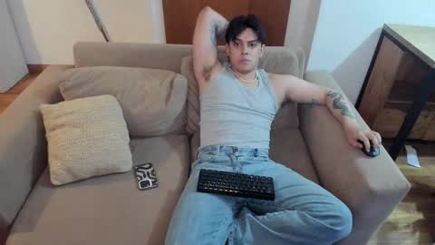 kaynn_b online show from February 3, 12:25 am