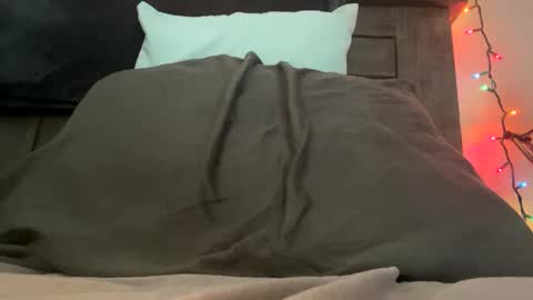 keepquietj online show from December 11, 4:27 pm