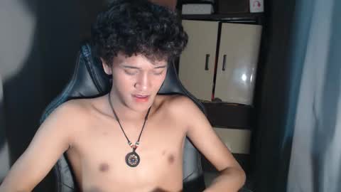Snapshot of ken_bigcockxx chatting on October 6, 3:49 pm Ken online show from October 6, 3:49 pm
