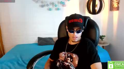 Ken  Follow me online show from August 4, 2:43 pm