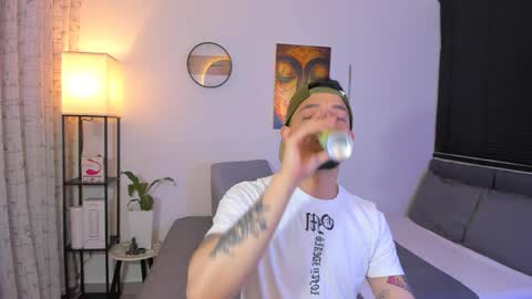 kendel_dimitri online show from May 22, 8:52 am