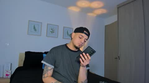 kendel_dimitri online show from December 18, 5:14 am