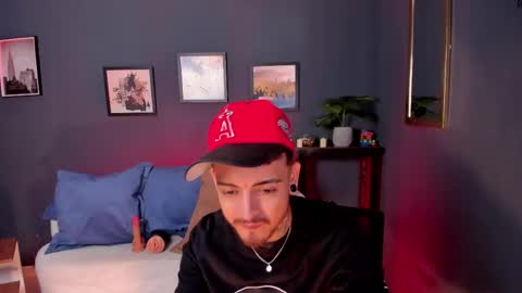 keneth_collins online show from May 15, 12:57 pm