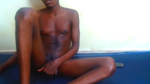 Snapshot of kenia_couples chatting on January 23, 2:02 am Nelian and Emma online show from January 23, 2:02 am