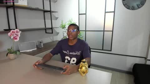 Kenny Thompson online show from February 20, 8:32 pm