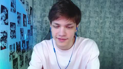 Snapshot of kevin_joestar chatting on October 24, 5:31 am Kevin online show from October 24, 5:31 am