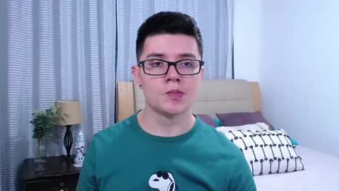 Kevin online show from April 3, 8:38 pm