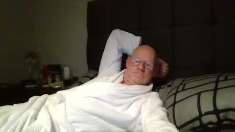 Snapshot of kevlooking4sez chatting on March 9, 12:10 am kevlooking4sez online show from March 9, 12:10 am