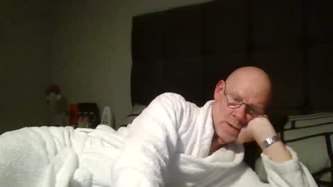 Snapshot of kevlooking4sez chatting on February 5, 12:10 am kevlooking4sez online show from February 5, 12:10 am