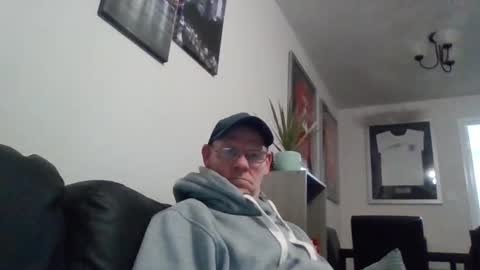 Snapshot of kevlooking4sez chatting on January 4, 9:09 pm kevlooking4sez online show from January 4, 9:09 pm