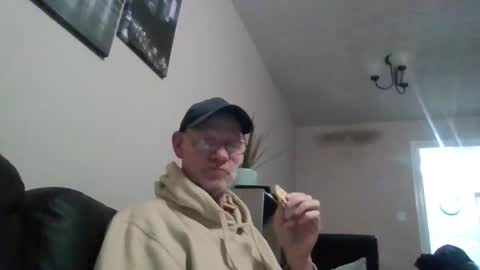 Snapshot of kevlooking4sez chatting on February 22, 7:32 pm kevlooking4sez online show from February 22, 7:32 pm