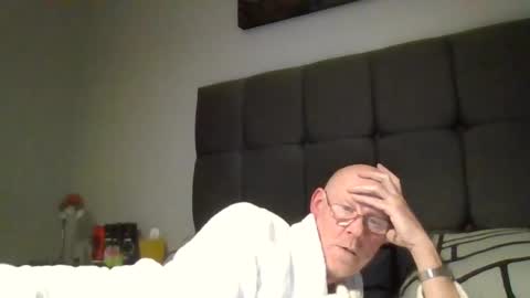 Snapshot of kevlooking4sez chatting on January 24, 12:42 am kevlooking4sez online show from January 24, 12:42 am