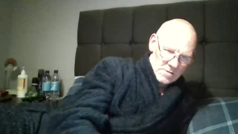 kevlooking4sez online show from July 2, 12:53 am