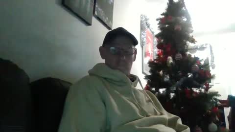 Snapshot of kevlooking4sez chatting on December 27, 8:18 pm kevlooking4sez online show from December 27, 8:18 pm