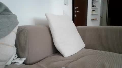 kikkus01 online show from October 16, 11:51 am