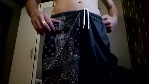 Snapshot of kilyan061 chatting on October 26, 1:07 am kilyan061 online show from October 26, 1:07 am