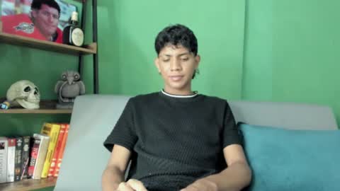 Snapshot of kimerico_04 chatting on December 5, 1:03 am ISAAC online show from December 5, 1:03 am