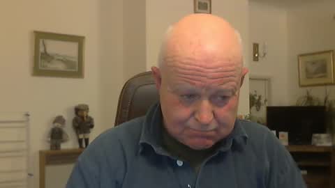 kindahairy4u online show from December 31, 8:02 pm