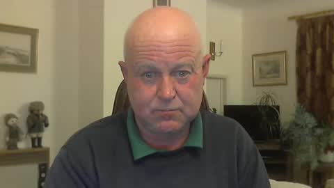 kindahairy4u online show from October 25, 6:09 pm