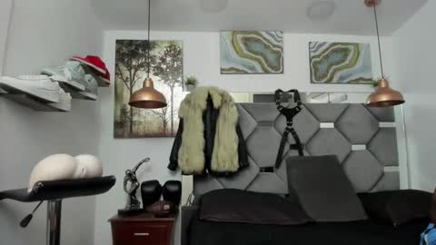 HOT MEN BLACK online show from February 2, 11:51 am