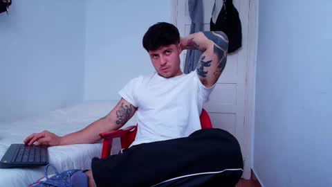 Snapshot of king_master_juan chatting on October 23, 5:05 pm The Best Master online show from October 23, 5:05 pm