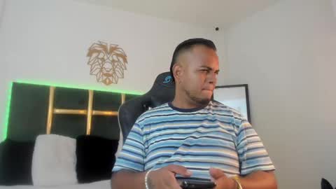 kingg_jay online show from May 23, 12:21 pm