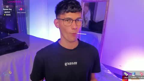  A L E X  online show from March 24, 3:33 am