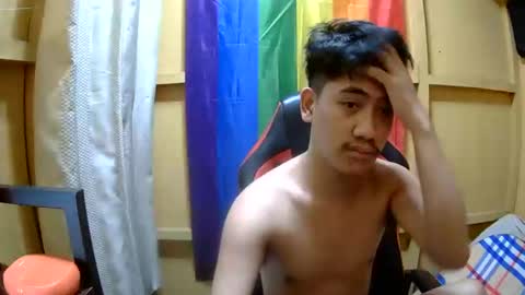 Snapshot of kingsucker2069 chatting on February 10, 8:42 am Ruru online show from February 10, 8:42 am