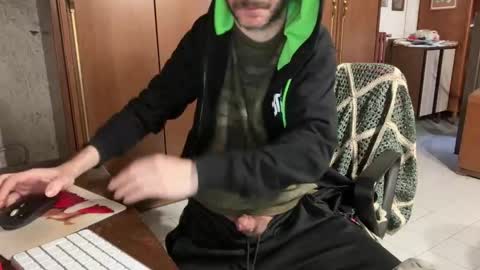 kissofbanned1983 online show from February 9, 9:03 am